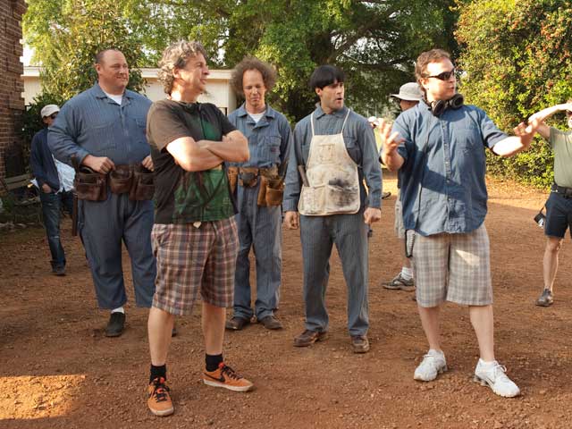 Peter Farrelly, the Stooges, and Bobby Farrelly on set